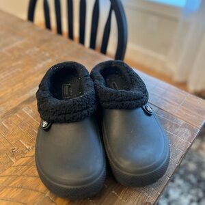 Fuzzy Crocs, Size 8 Men/10 Women’s. Black.